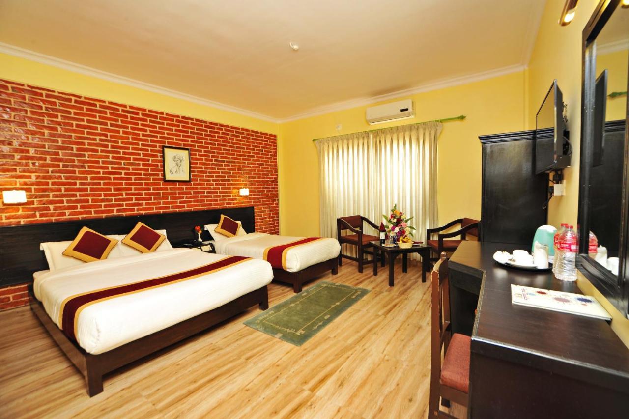 Hotel Dandelion Pokhara Exterior foto